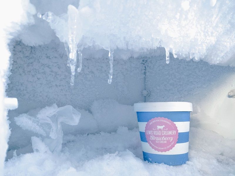 pot-glace-congelateur-givre
