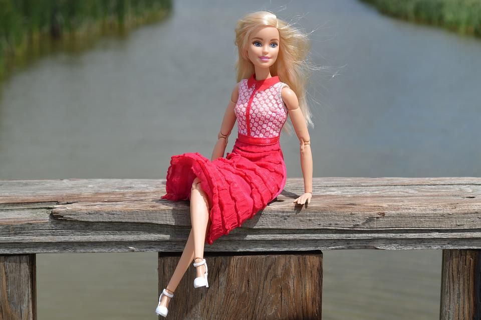 poupee-barbie-blonde