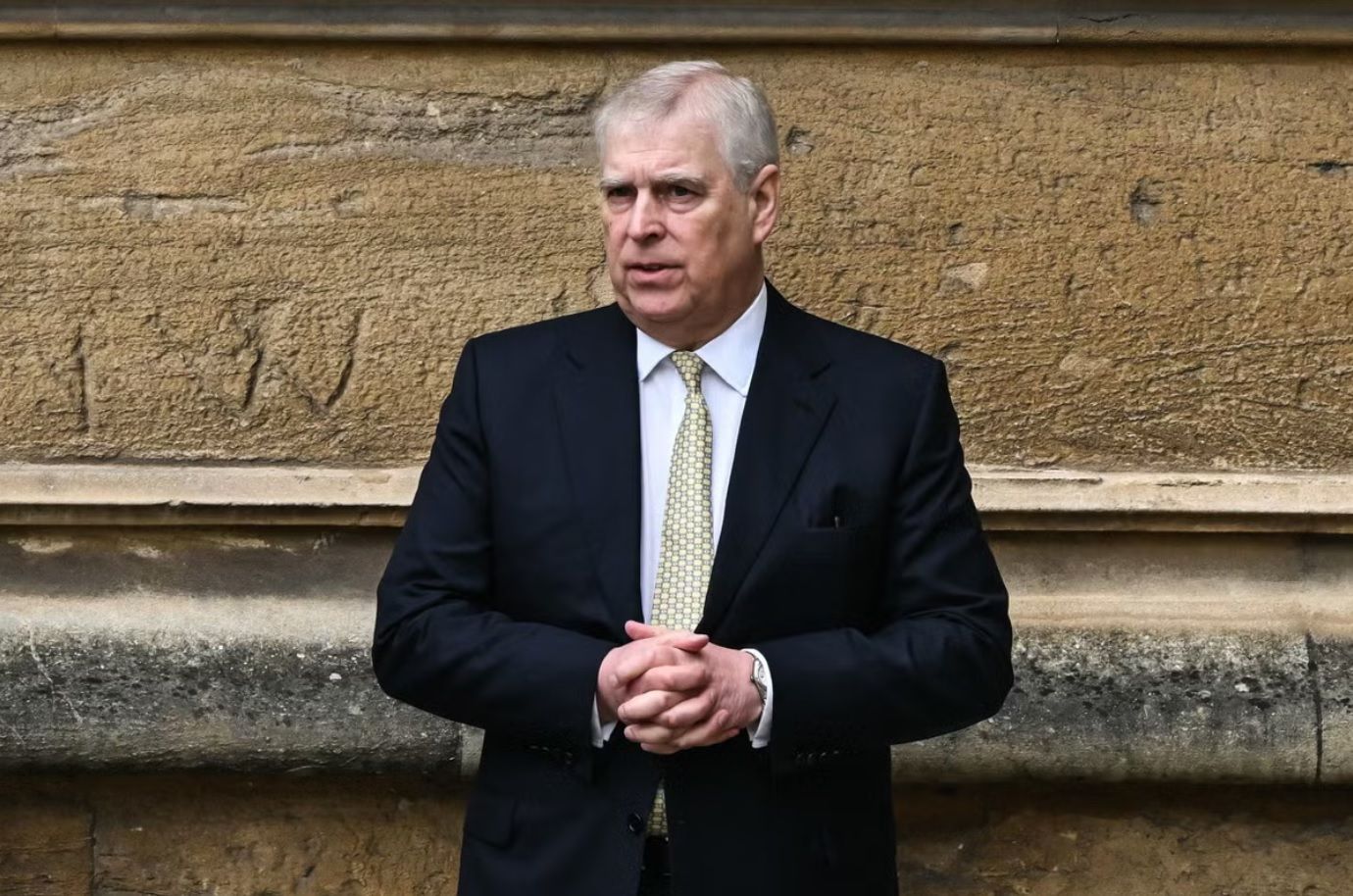 Perte des titres du prince Andrew : ce que cela change pour son ex-épouse Sarah Ferguson et leurs filles Béatrice et Eugénie ?