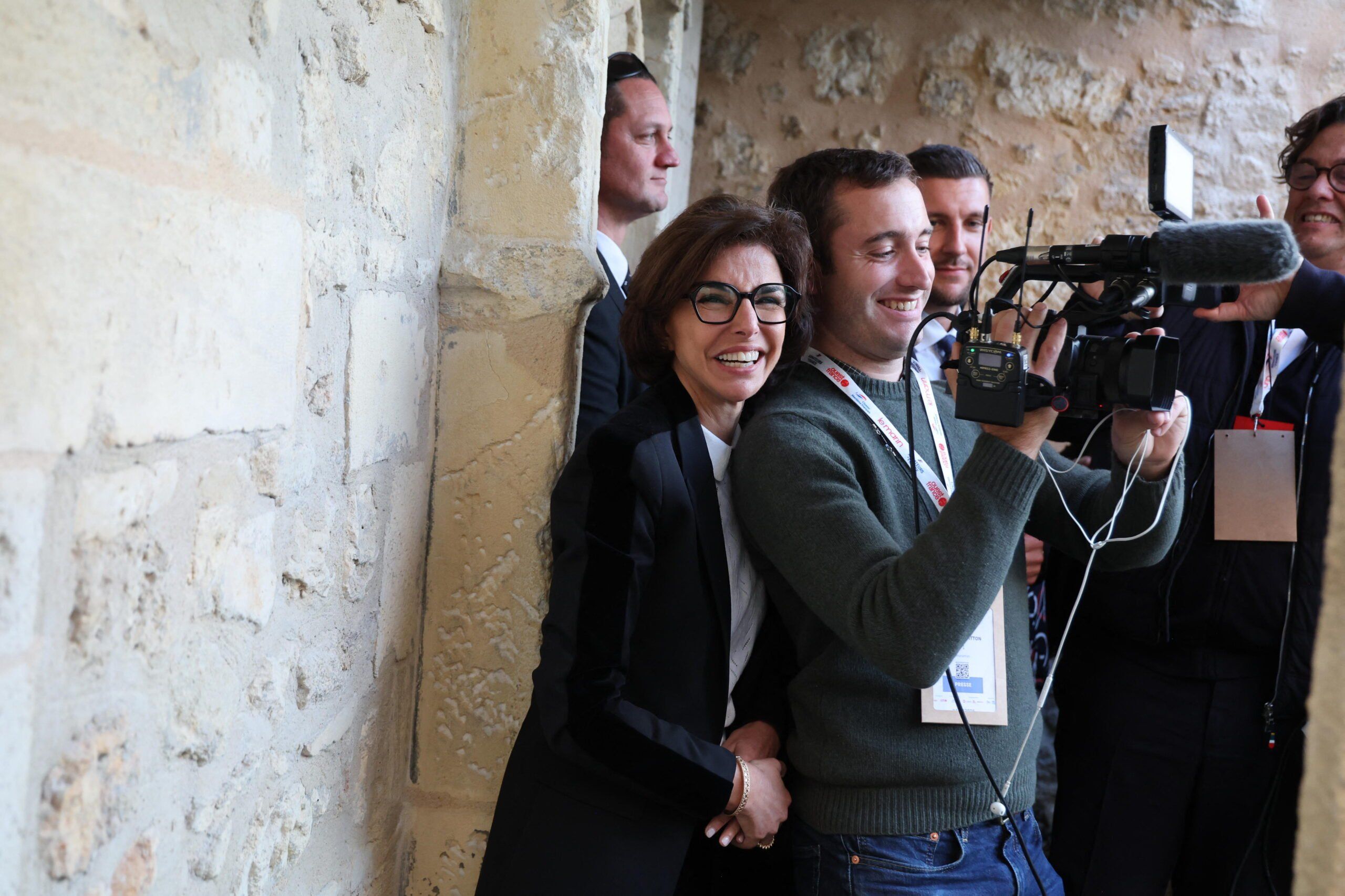 rachida-dati-caméraman-rochefort-photos-proximite-ministre-culture-1