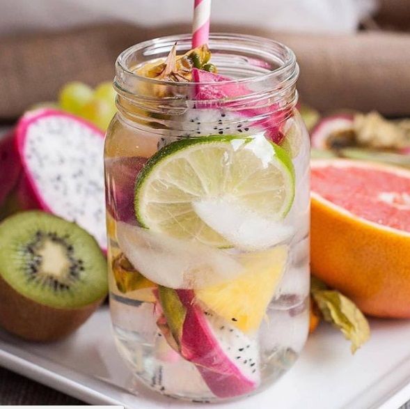 recette-eau-fruitee-detox-8