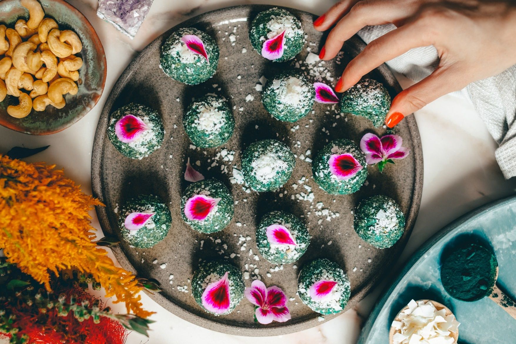 La recette de protein balls à la spiruline ; l'encas après sport.