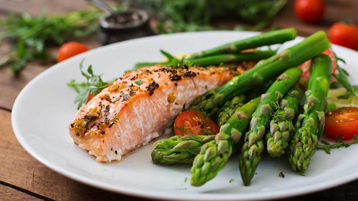repas-saumon-asperges