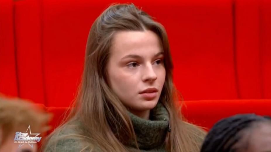 Super ! : la r&eacute;ponse d&rsquo;Anouk qui a pris tout le monde de court face &agrave; Yann Barth&egrave;s