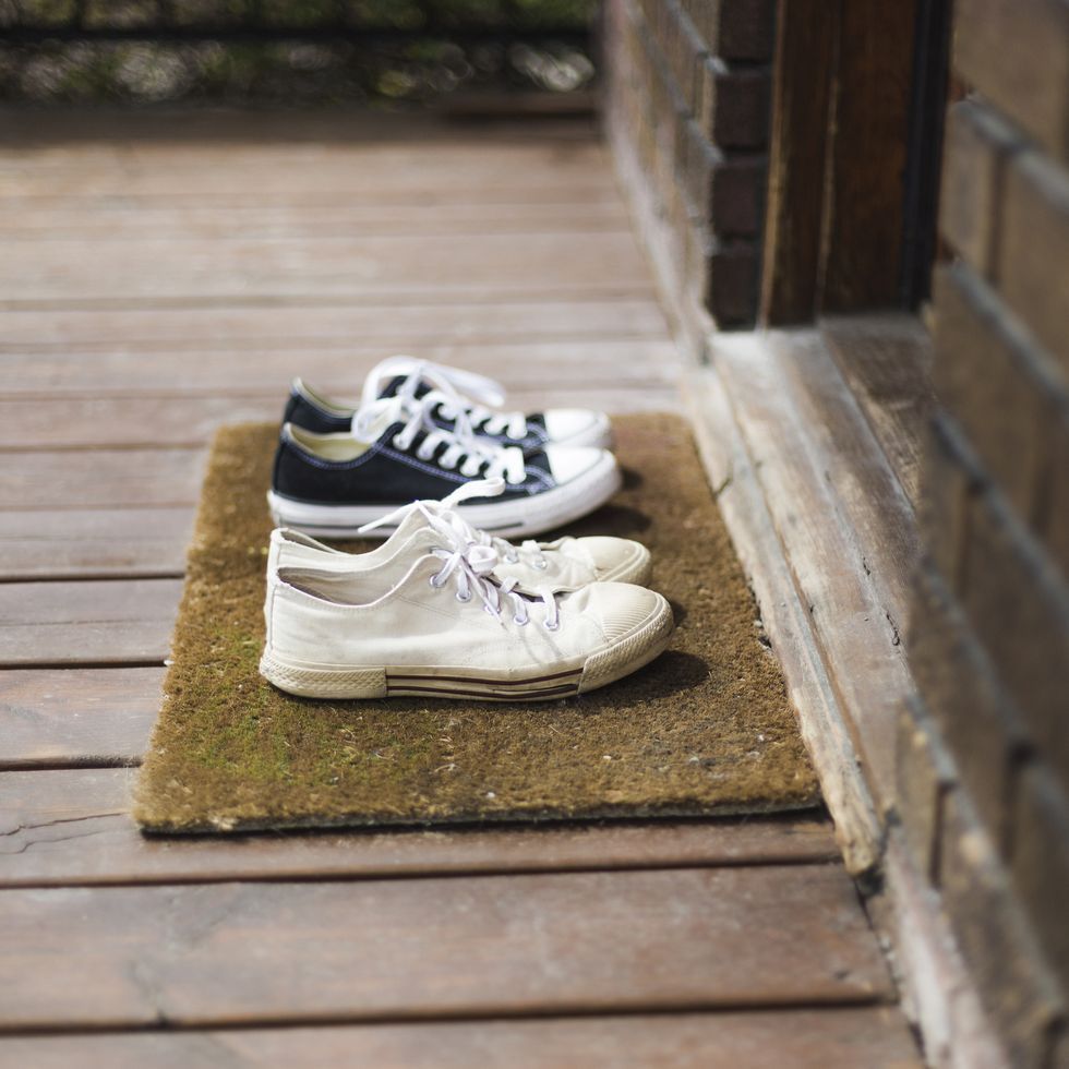 retirer-ses-chaussures-paillasson-2