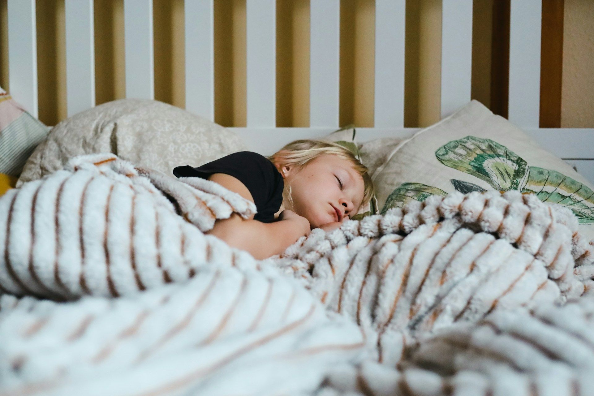 Impossible de les réveiller pour l'école : pourquoi les enfants vivent si mal le changement d’heure
