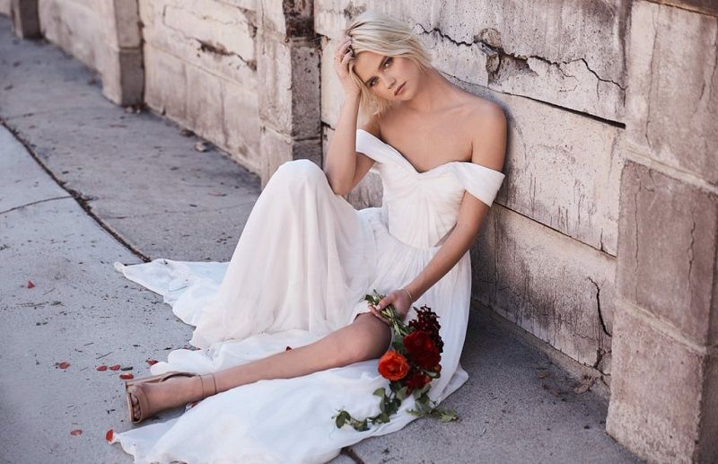 robe-de-mariee-blanche-courte-legere