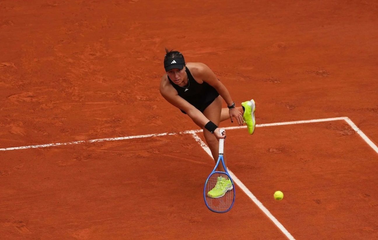 Roland-Garros 2025 : ce que dit le règlement qui a forcé une joueuse à retirer sa visière