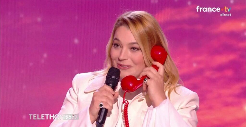 Santa bouleverse le T&eacute;l&eacute;thon 2025 avec un don historique et une promesse totalement inattendue
