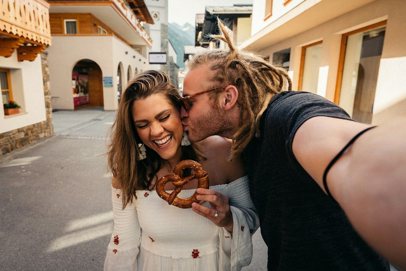 Les gens heureux en couple ne ressentent pas le besoin de poster des photos sur les réseaux sociaux.