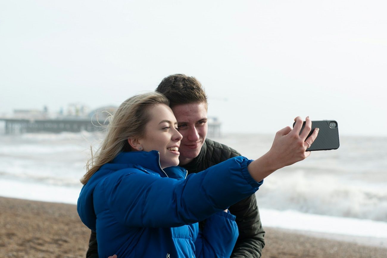 Poster des photos de son couple sur les réseaux sociaux n'est pas bon signe !