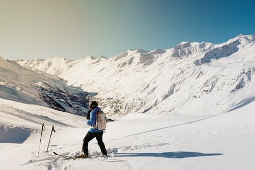 ski-femme-neige