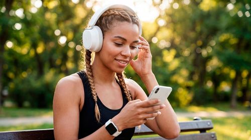 Pourquoi j’ai craqué pour le casque Sound Ørigin Pro de Bigben et son joli coloris sauge et beige | So Busy Girls