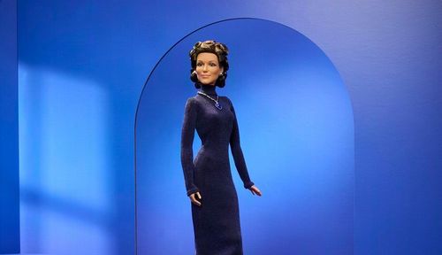 Céline Dion a désormais sa Barbie : ce détail va faire fondre les fans de Titanic | So Busy Girls
