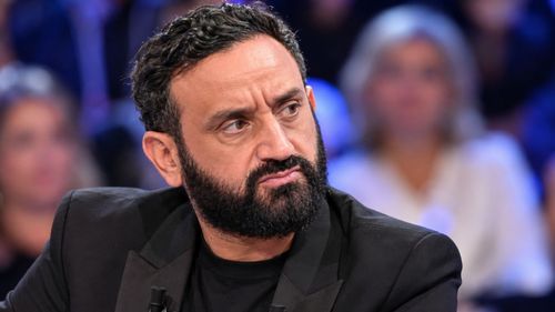 « C'est une merde absolue » : Cyril Hanouna explose contre les NRJ Music Awards de Nikos Aliagas, il dénonce une « vaste mascarade » | So Busy Girls