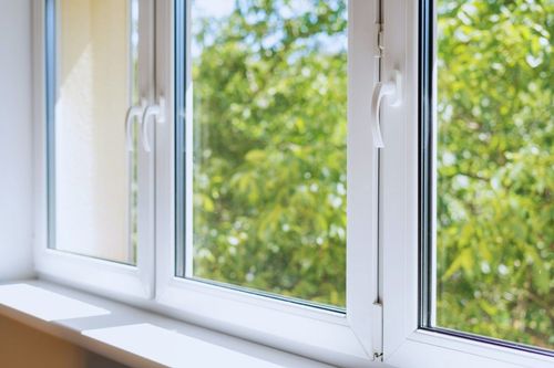 Fenêtres pvc ou aluminium : lesquelles choisir pour sa maison ? | So Busy Girls