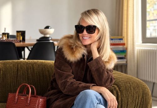 « Tu es définitivement mon préféré » : Laeticia Hallyday change de tête pour l'automne et craque pour un coiffeur adoré des stars | So Busy Girls