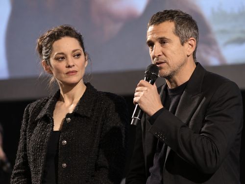 Marion Cotillard épinglée devant toute la salle à l'avant-première de Karma, Guillaume Canet prend sa défense avec une réponse inattendue | So Busy Girls