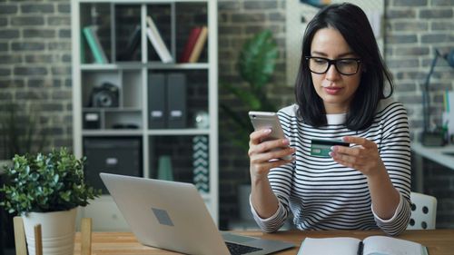 Découvert bancaire : ce qui va changer le 20 novembre, même si vous passez rarement dans le rouge | So Busy Girls