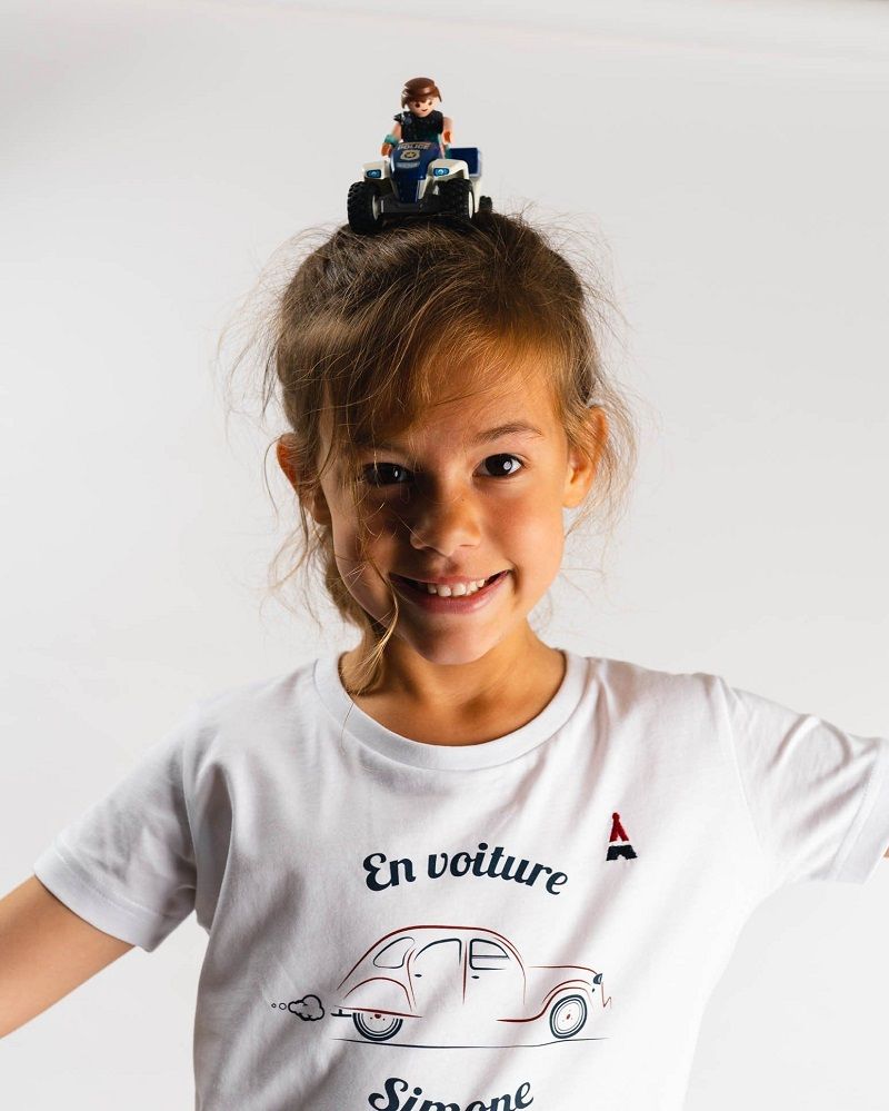 t-shirt-enfant-en-voiture-simone