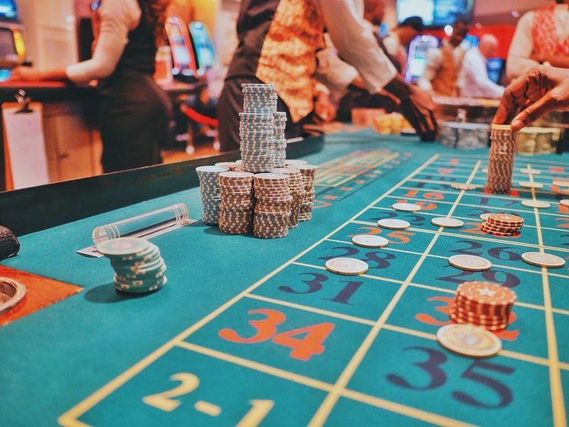 Elle gagne 46 000 euros au casino après les conseils d’un magicien : un coup du destin à Lille ?