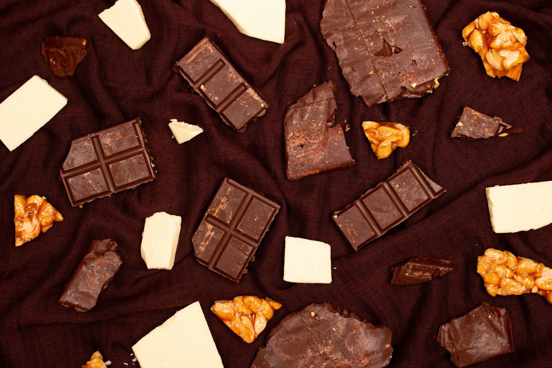 Ce n&rsquo;est pas du chocolat : pourquoi cette phrase revient toujours &agrave; propos du chocolat blanc
