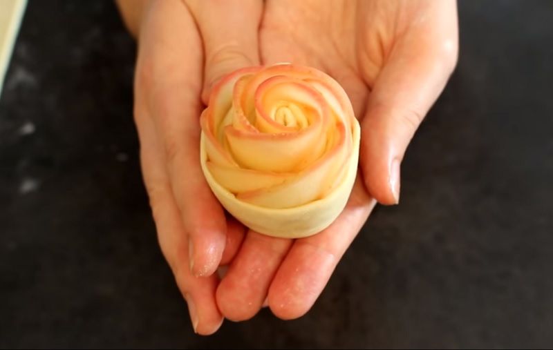 Recette de tarte aux pommes en forme de roses
