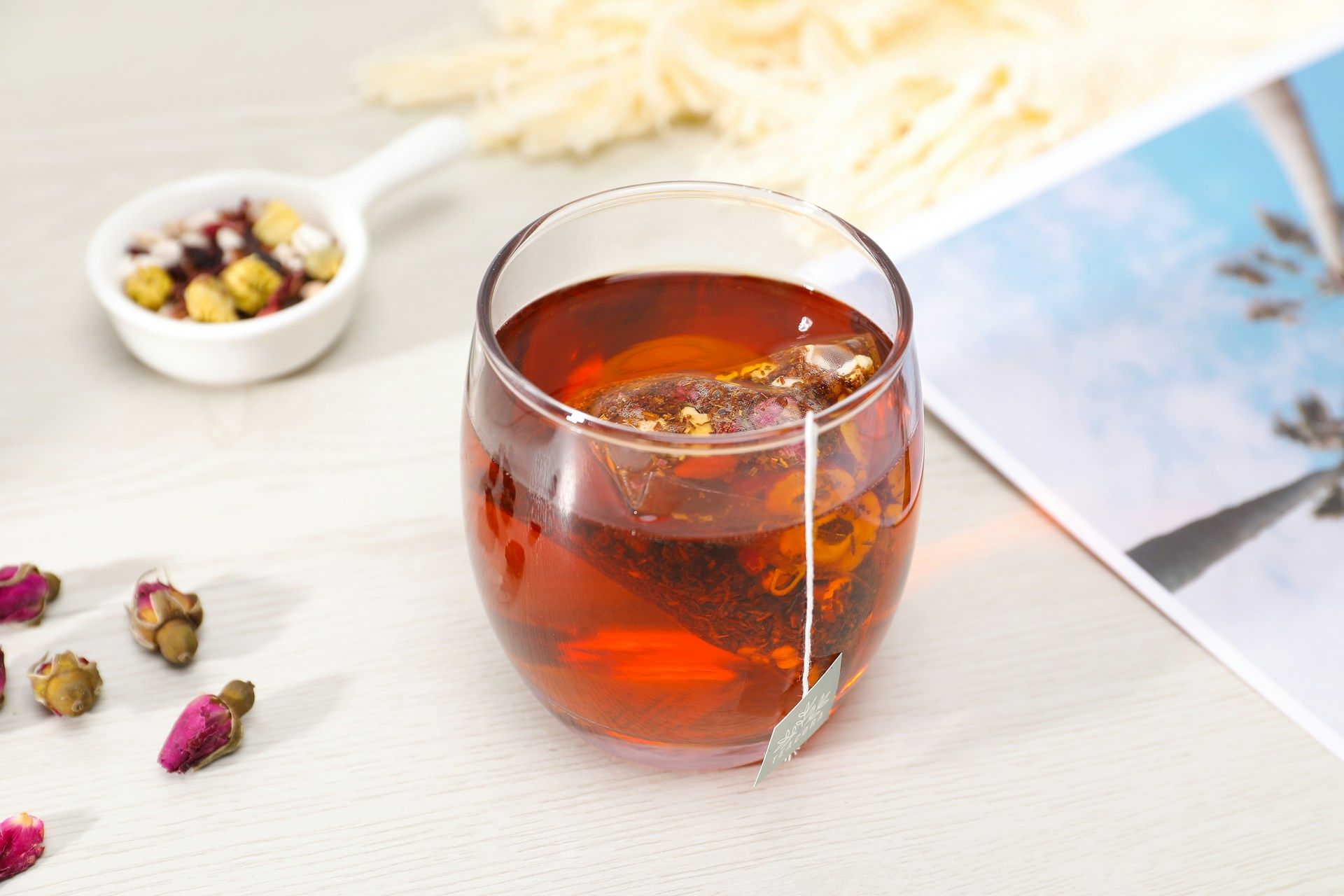Les risques du thé infusé en sachet.