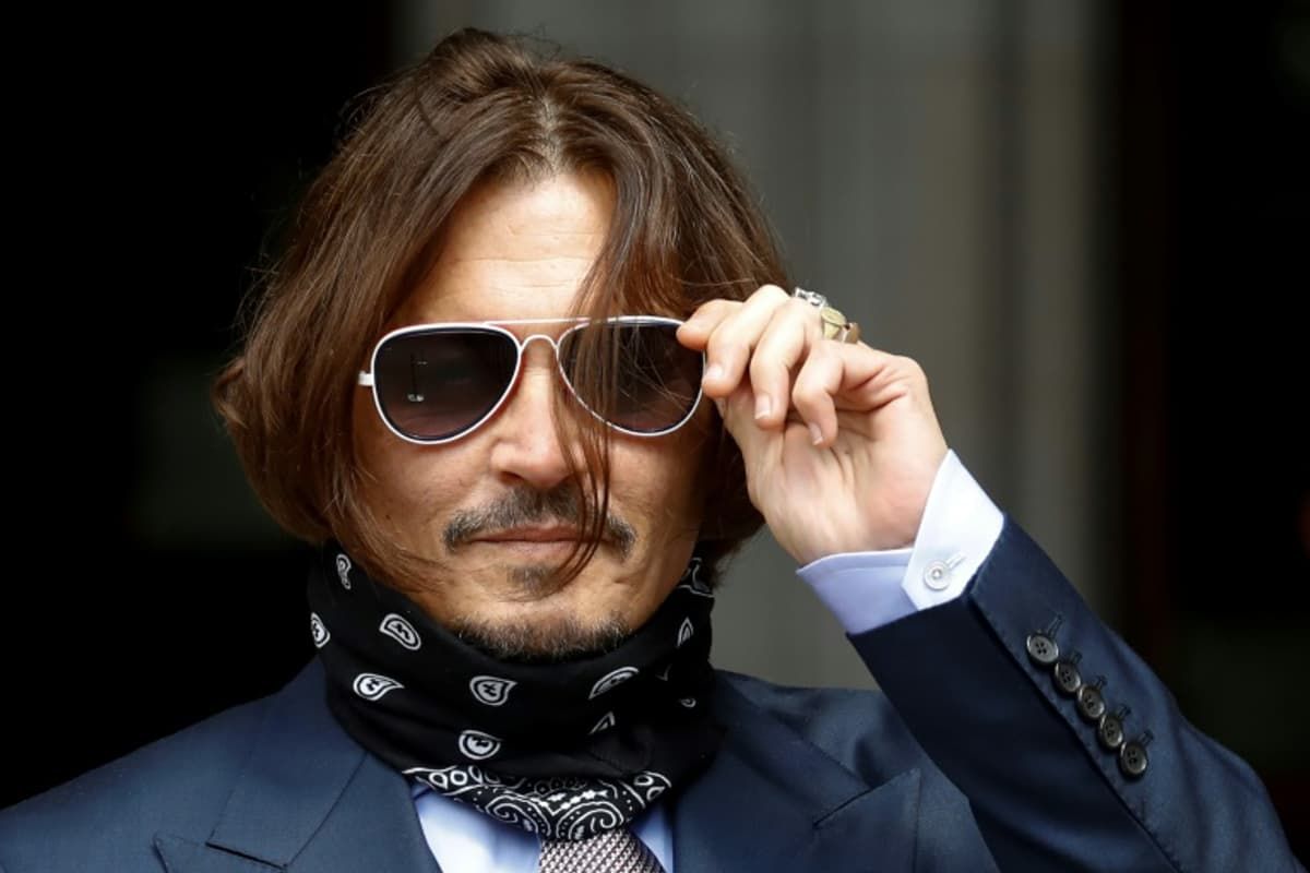 Pourquoi Tim Burton a interrompu le tournage de Sweeney Todd pour aider Johnny Depp