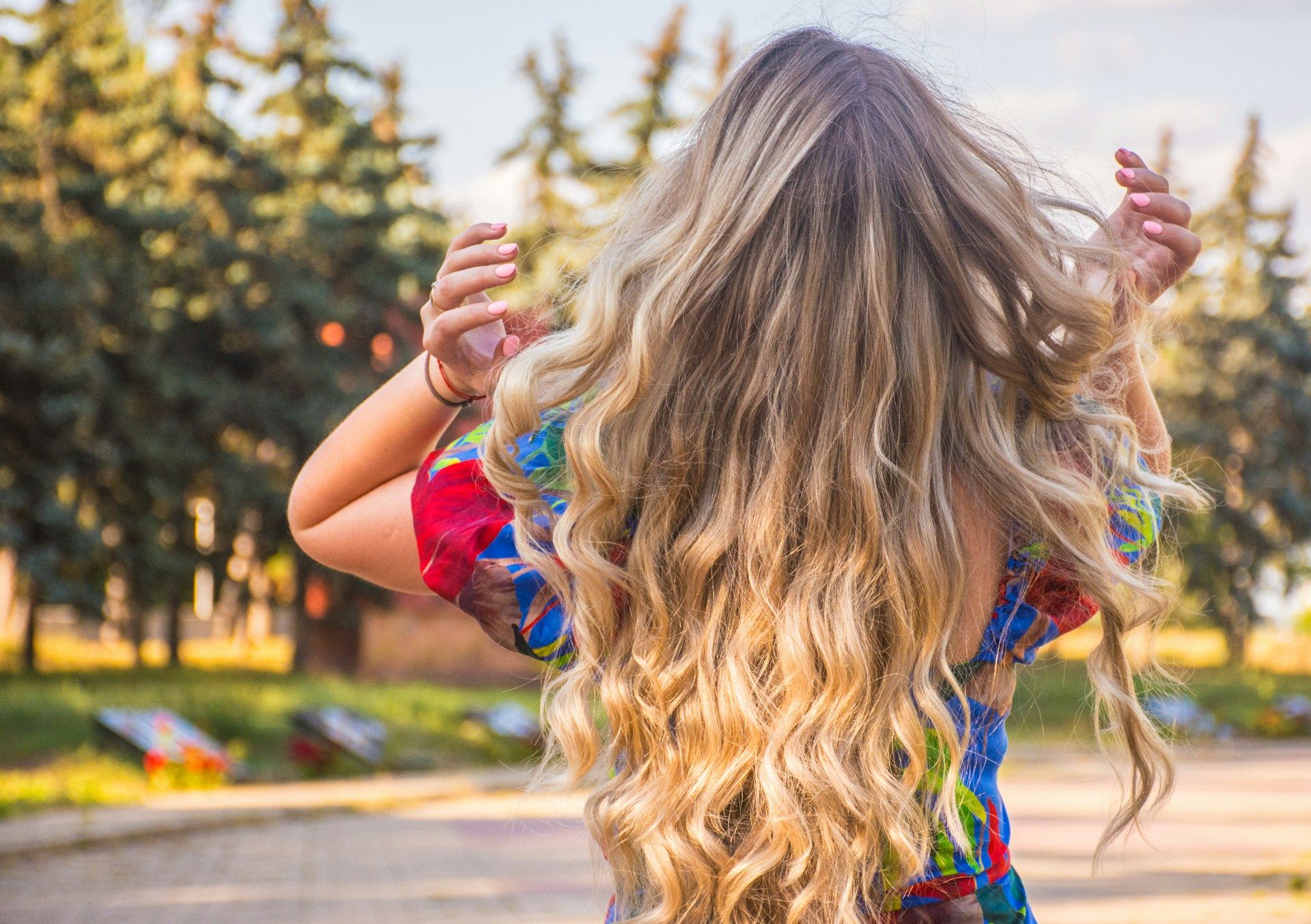 Pourquoi il ne faut pas mettre d'huile de coco sur ses cheveux ?