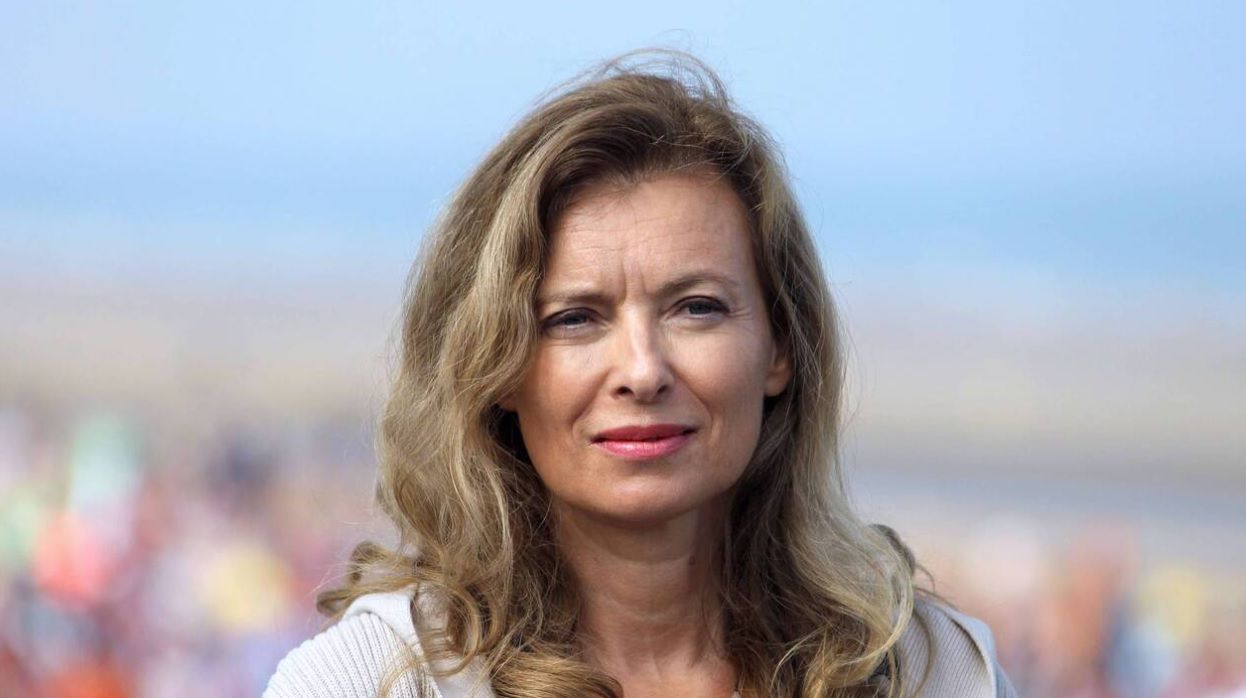 Il n’a pas dit qu’il serait candidat : Valérie Trierweiler sème le doute autour de François Hollande