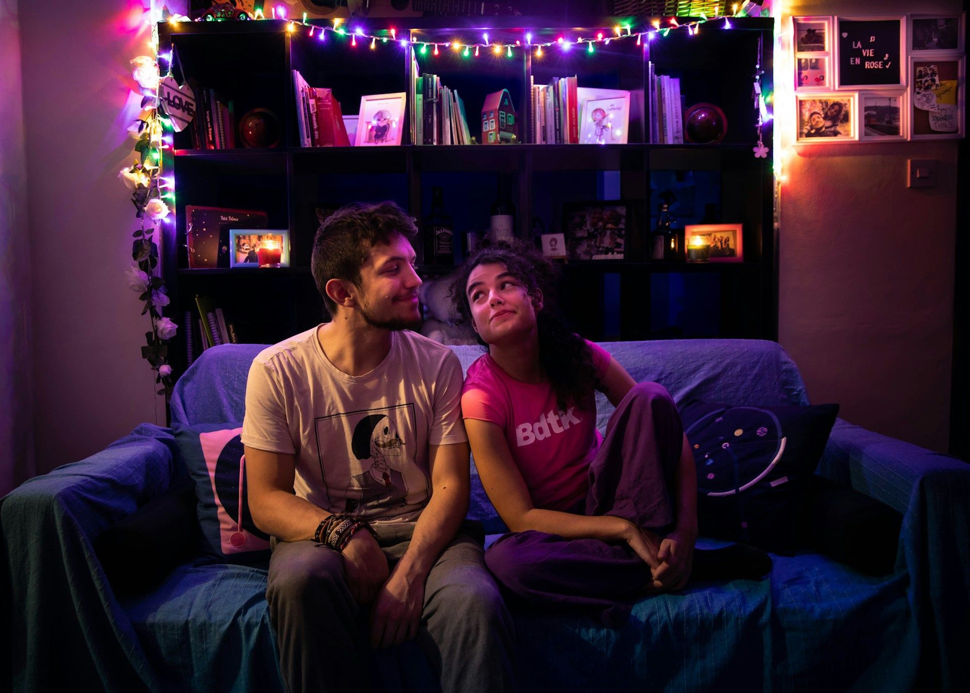 Regarder des séries en couple : pourquoi ce n'est pas toujours une bonne idée.