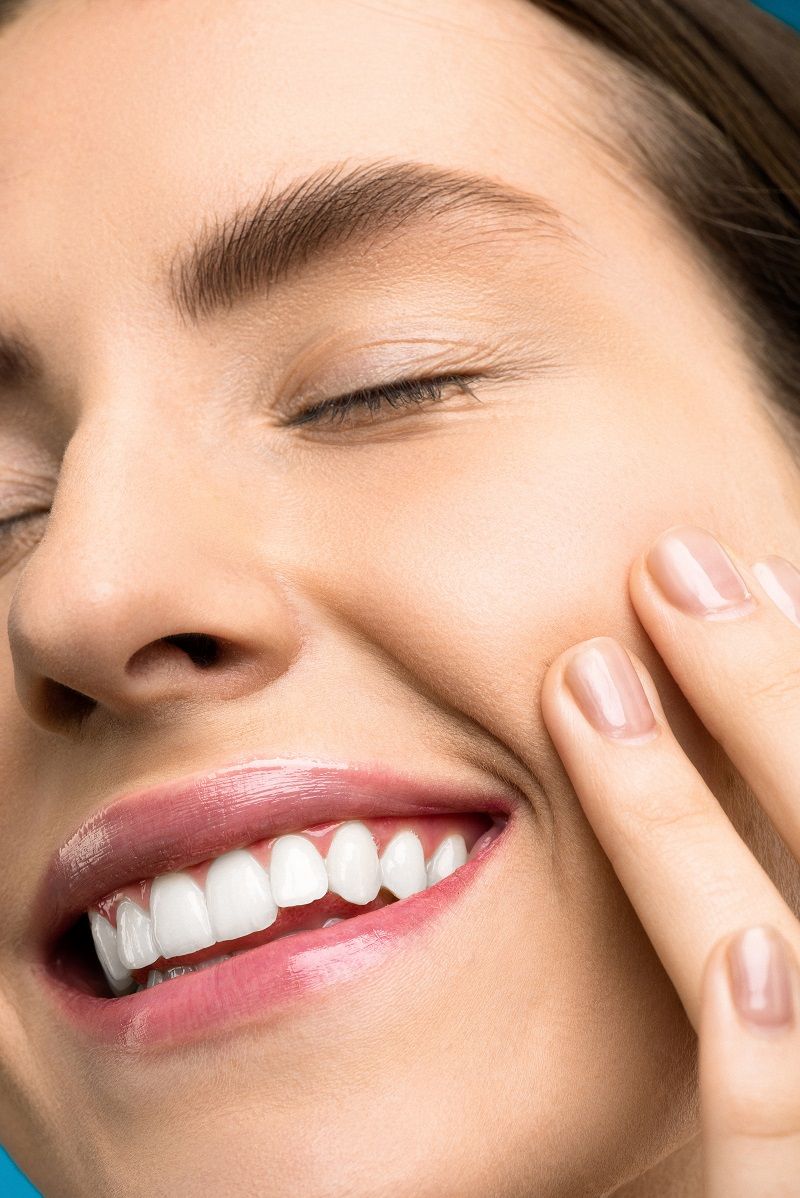 visage-femme-sourire