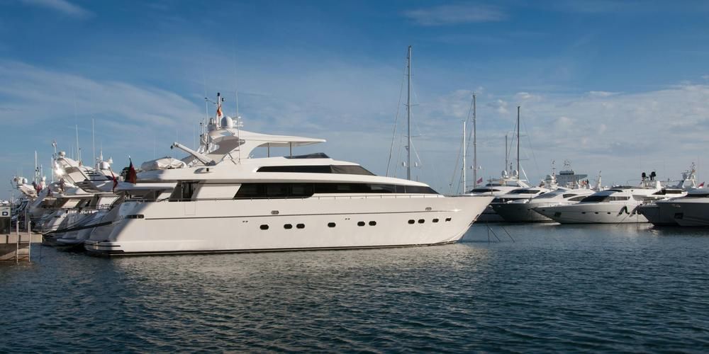 Il a d&ucirc; regagner la c&ocirc;te &agrave; la nage : flambant neuf, son yacht chavire en 15 minutes