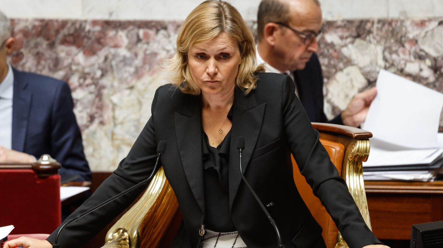 Fausses Une Closer et images générées par IA diffusées à la télévision : ce que révèle la polémique Yaël Braun-Pivet