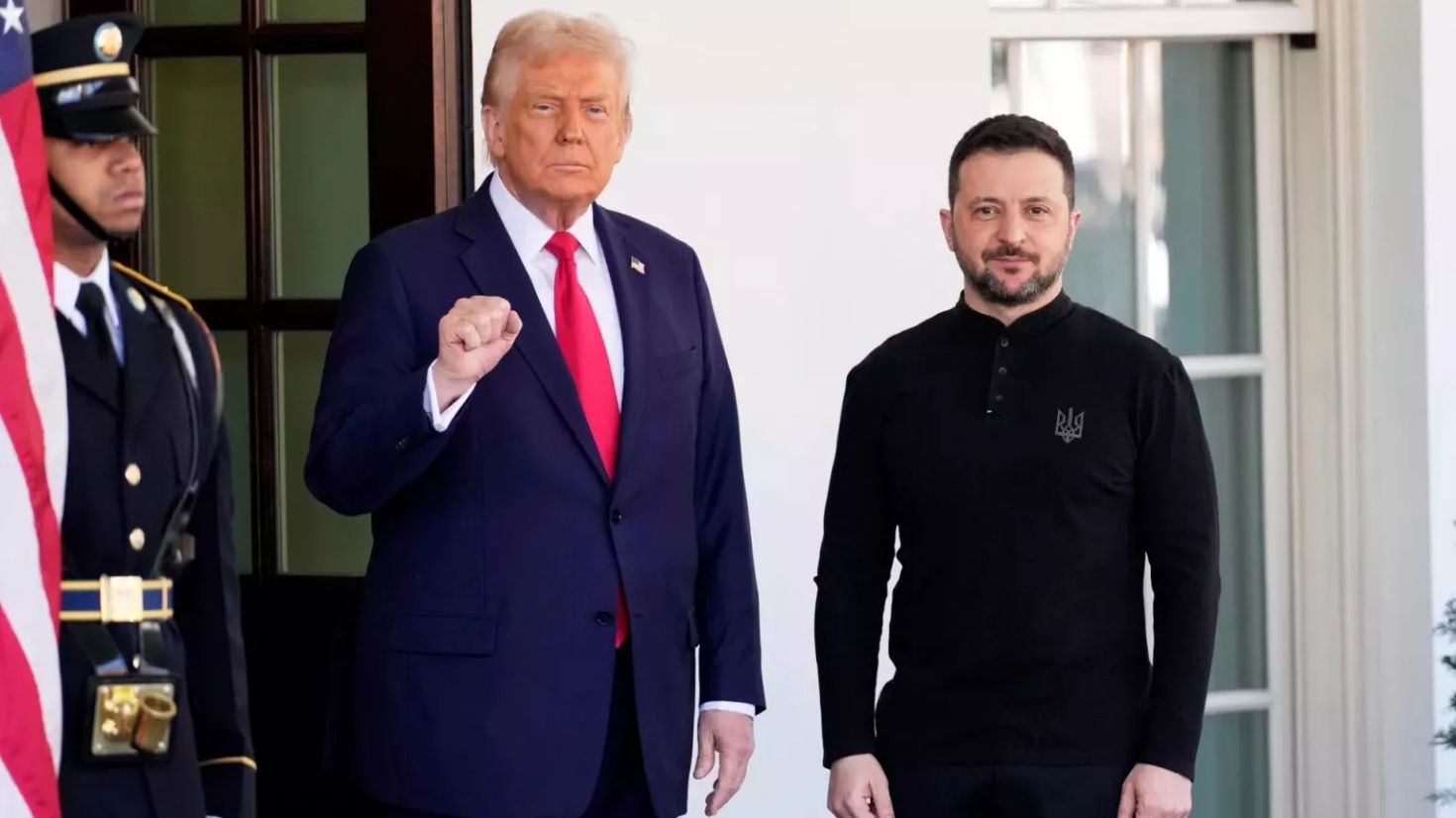 Zelensky change de tenue pour sa visite à la Maison-Blanche : un geste qui a beaucoup plu à Trump